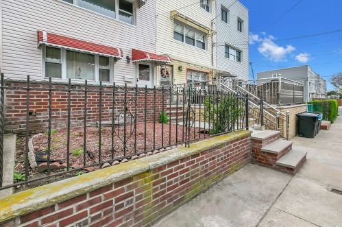 215 Meagher Ave, Bronx, NY 10465-3467