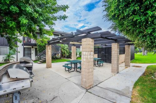 7100 Cerritos Ave, Stanton CA  90680-2003 exterior