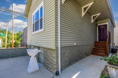 1142 Carney St, Cincinnati, OH 45202-1704