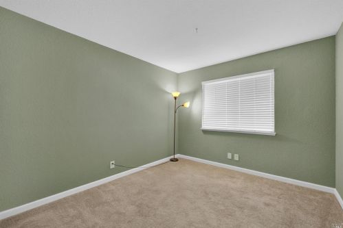 537 Stanford St, Vacaville CA  95687-4609 exterior