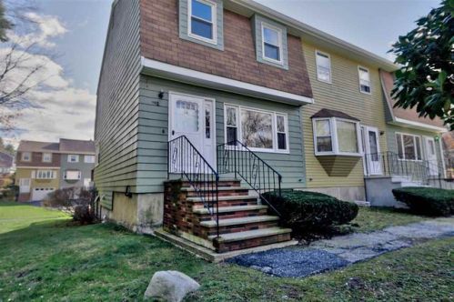 1 Pine Isle Dr, Derry, NH 03038-1660