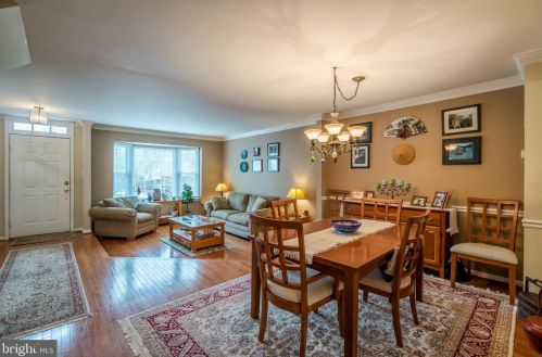 8820 Eagle Rock Ln, Springfield VA  22153-1721 exterior