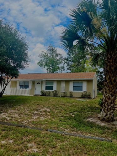 1911 Morelia Ln, Fort Pierce, FL 34953-2038