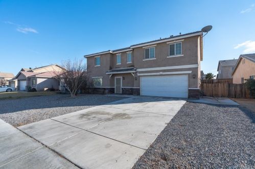 14605 Tucson St, Victorville, CA 92394-7110
