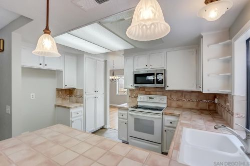 3577 Durham Cir, Oceanside CA  92056-4903 exterior