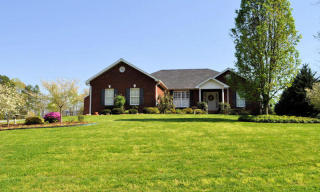 725 Water Oak Dr, Seymour, TN 37865-3420