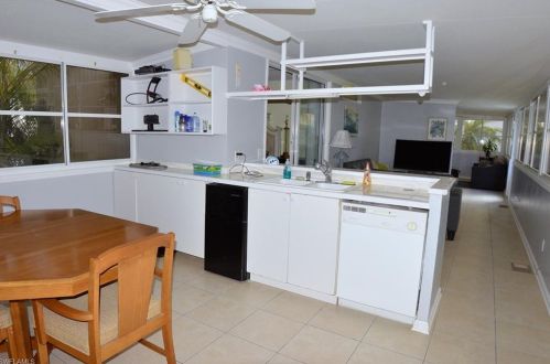 30 Emily Ln, Fort Myers Beach FL  33931-2933 exterior