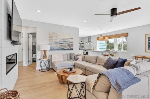 50 Montego Ct, San Diego CA  92118-3247 exterior