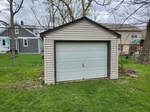 4265 94, Milwaukee WI 53222-1517 exterior