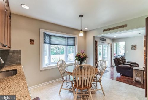 907 Quincy Dr, Yardley PA  19067-2902 exterior