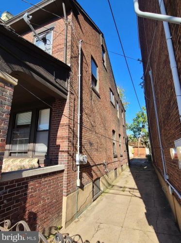 236 Hamilton Ave, Trenton NJ 08609-2715 exterior