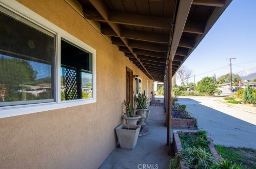 1591 Persimmon St, Rialto CA  92377-4190 exterior