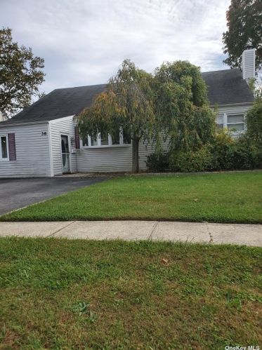 36 June St, North Lindenhurst, NY 11757-1329