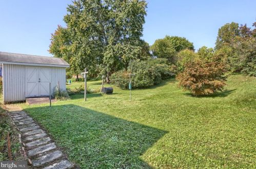 6114 Blue Grass Ave, Harrisburg PA 17112-2327 exterior