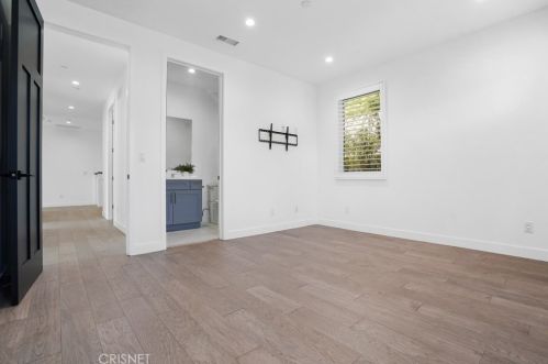 3213 Pine Ave, Manhattan Beach CA  90266-3615 exterior