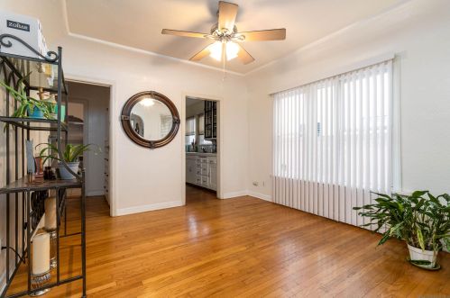 2536 Chestnut Ave, Long Beach, CA 90806-2813