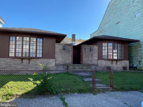 216 Mahanoy St, Glendon, PA 17948-2525