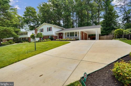 6711 Norview Ct, Springfield, VA 22152-3055