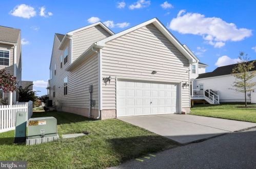 445 Lord Fairfax St, Charles Town WV  25414-2603 exterior