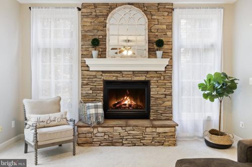 14829 Cox Creek Ct, Haymarket VA  20169-2626 exterior