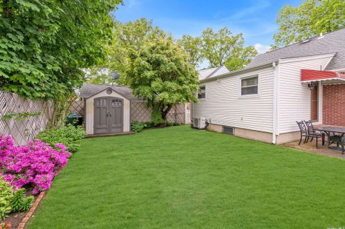 110 Central Blvd, New Hyde Park NY  11040-4228 exterior