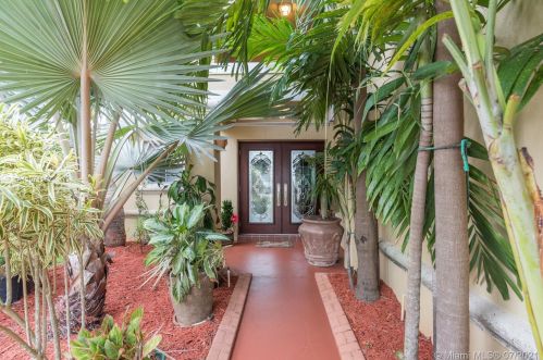 19479 24th Pl, Hollywood, FL 33029-5370