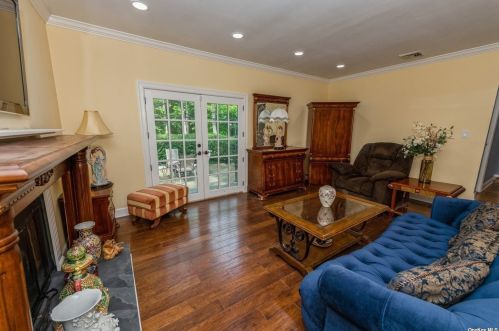 37 Kivy St, Huntington Station NY  11746-2044 exterior