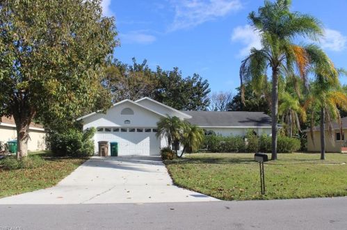 129 25th Ter, Cape Coral, FL 33904-2711