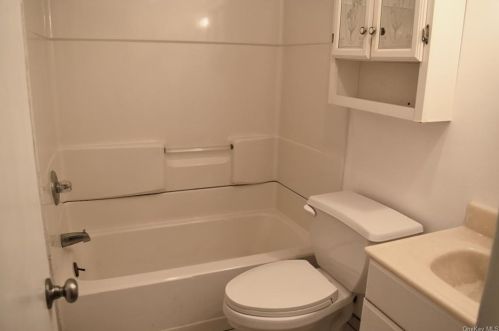 26 Orange Rd, Florida NY  10921-1907 exterior