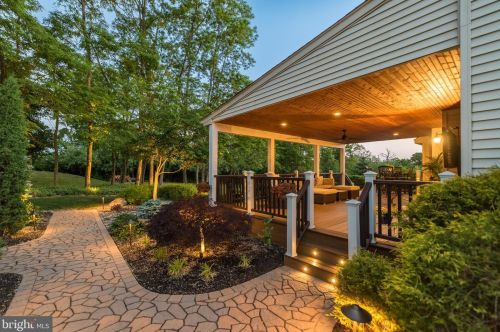 3484 Woodbyne Rd, Hellertown, PA 18055-3176