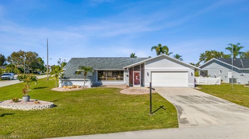 431 33rd Ter, Cape Coral, FL 33904-4876