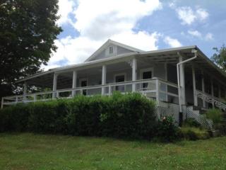 1397 Tater Vly Rd, Washburn TN  37888-4812 exterior