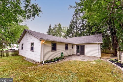 5 Holly Ct, Blenheim NJ  08012-5303 exterior