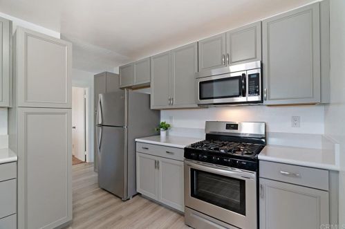 716 Grapevine Rd, Vista CA  92083-5527 exterior