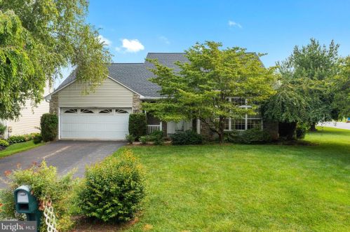88 Cornerstone Dr, Blandon, PA 19510-9693