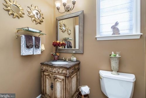 329 Mdw Dr, Navy Sup Dpt PA 17055-5187 exterior