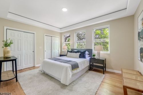 25 Cloverhill Pl, Montclair NJ  07042-4818 exterior