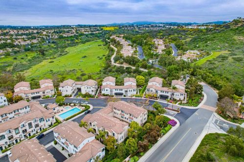 3147 Via Puerta, Carlsbad CA  92009-6081 exterior