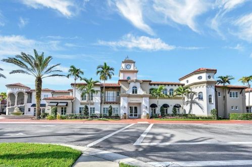 4577 Pasadena Ct, Naples FL  34109-3330 exterior