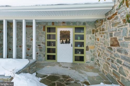 23 Ridgewood Rd, Lancaster, PA 17603-6701