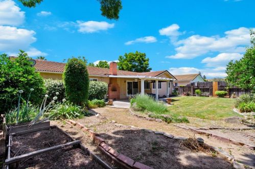 661 Hillsdale Dr, Turlock CA  95382-0515 exterior