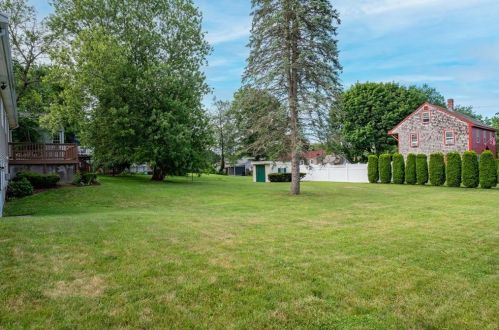 3546 Mendon Rd, Cumberland RI  02864-2136 exterior