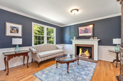 68 Balmoral Dr, Berkeley Heights NJ  07922-1355 exterior