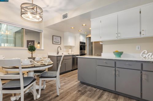 5213 Springdale Ave, Pleasanton CA 94588-3644 exterior