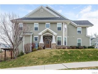 41 Lawrence Ave, Danbury CT  06810-5180 exterior
