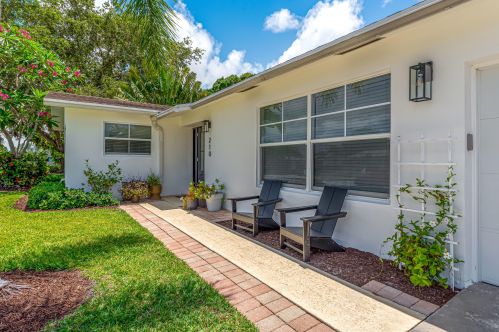 210 Circle, Jupiter, FL 33458-7510