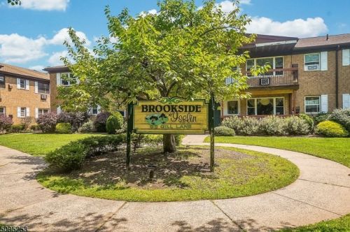 55 Gill Ln, Iselin NJ  08830-2807 exterior
