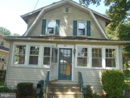 803 3rd St, Beverly, NJ 08010-1128