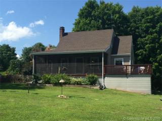 338 Day St, Brooklyn, CT 06234-1517