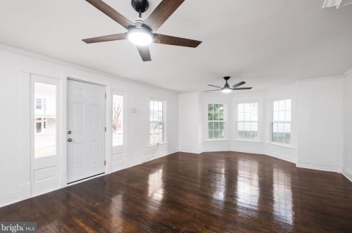 218 Commerce St, Woodstock VA  22664-1228 exterior